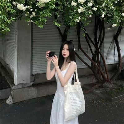 赤裸的美奈子 海报