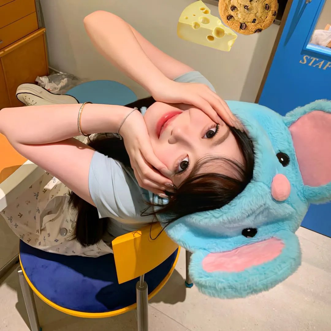 海蓝时见鲸 海报